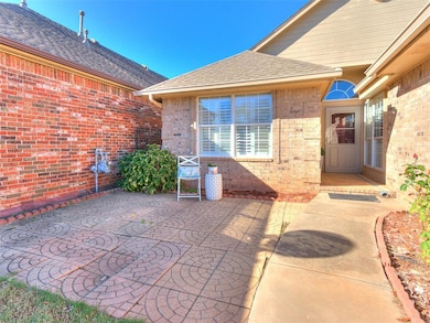 11 S Ridge Pointe Dr, Edmond, OK 73034 - photo 4