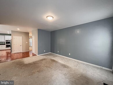 43227 Chase St, Chantilly, VA 20152 - photo 6