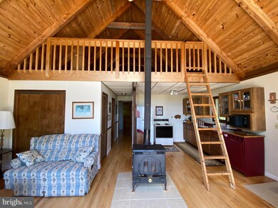 870 Justin Ln, Great Cacapon, WV 25422 - photo 5