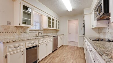 2020 Greenbriar Dr, Gainesville, TX 76240 - photo 7