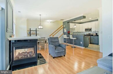 1822 Cedar Cove Way unit 201, Woodbridge, VA 22191 - photo 2