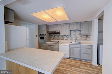 12705 Millstream Dr, Bowie, MD 20715 - photo 7