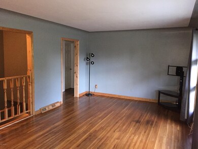 1201 Orchard St, Owosso, MI 48867 - photo 4