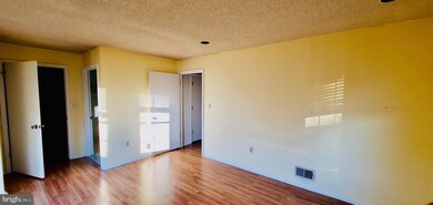 109 Rachel Ct, Franklin Park, NJ 08823 - photo 4