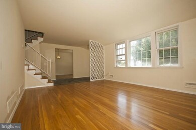 2141 Suburban Greens Dr, Lutherville Timonium, MD 21093 - photo 5