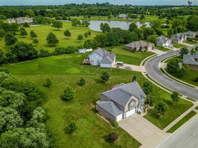 811 Sandpiper St, Raymore, MO 64083 - photo 5