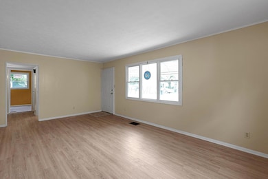 6-web-or-mls-1086-s-hampton-rd