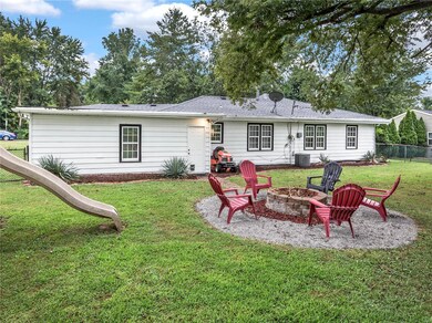 Relax around the Firepit