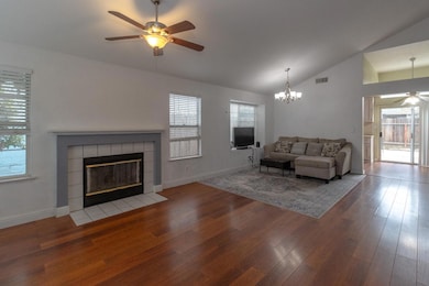 2189 E Pinedale Ave, Fresno, CA 93720 - photo 4