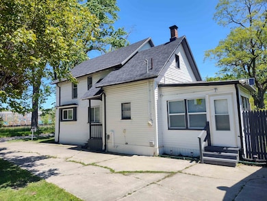 1346 Carlisle St, Saginaw, MI 48601 - photo 2