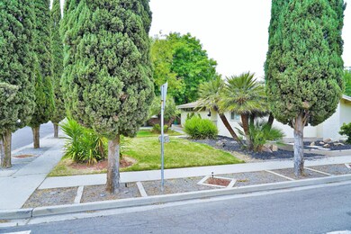 1012 E Myrtle St Hanford 03 Front 3 Smal