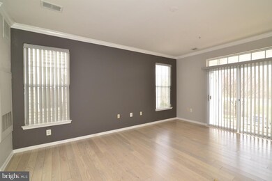 13034 Cabin Creek Rd, Herndon, VA 20171 - photo 4