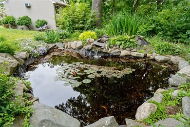 40 Blossom Dr, Cranston, RI 02920 - photo 5