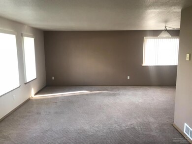 2941 SW 24th Ct, Redmond, OR 97756 - photo 3