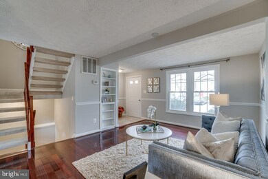 7981 Tyson Oaks Cir, Vienna, VA 22182 - photo 4