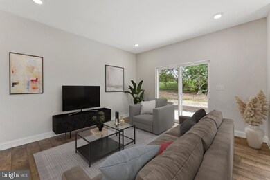 220 Honey Ln, Norristown, PA 19401 - photo 3