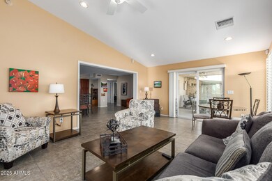 10027 W Lakeview Cir S, Sun City, AZ 85351 - photo 6