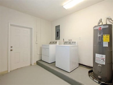 Parking Lot/Garage