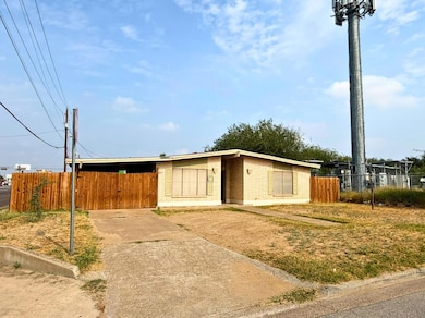 1202 E San Carlos St, Laredo, TX 78041 - photo 2