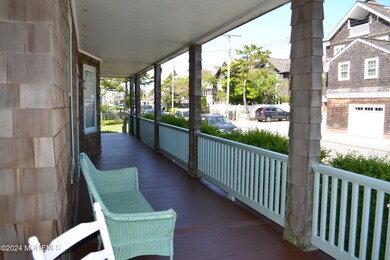 18 Bridge Ave