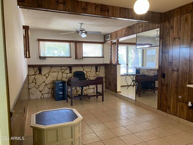 Bonus Room / Den