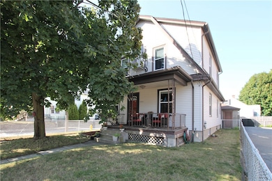 492 Benefit St, Pawtucket, RI 02861 - photo 2