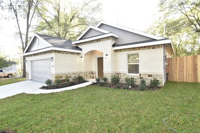 900 Old Madisonville Rd, Huntsville, TX 77320 - photo 2