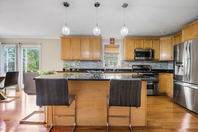 10 Sweet William Cir, Nashua, NH 03062 - photo 3