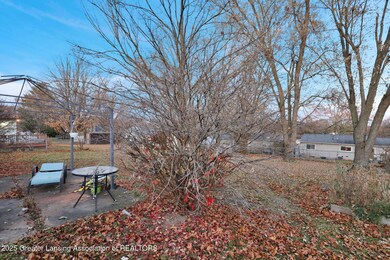 2300 Byrnes Rd, Lansing, MI 48906 - photo 5
