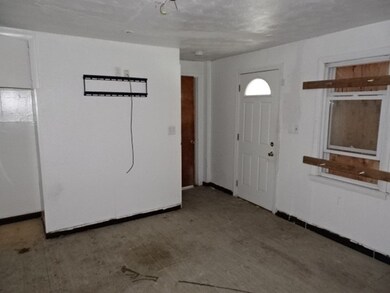 862 Worthington St, Springfield, MA 01105 - photo 2