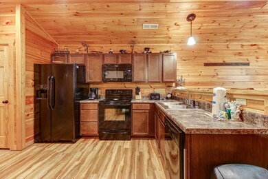 938 Mcmakin Dr, Pigeon Forge, TN 37863 - photo 7