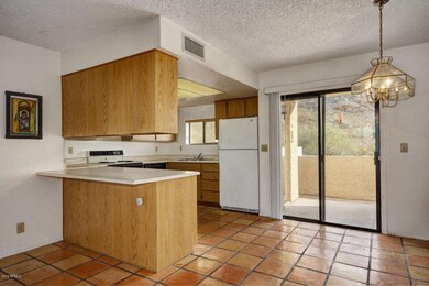 Dining/Kitchen
