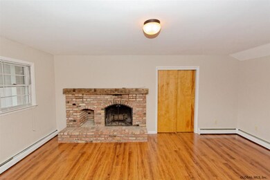 22 Jennifer Rd, Schenectady, NY 12302 - photo 5