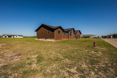 204 3rd St NW, Gwinner, ND 58040 - photo 4