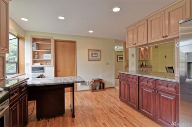 739 Maple St, Edmonds, WA 98020 - photo 3