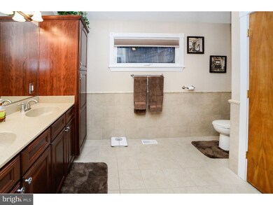 240 Roberts Ave, Woodbury, NJ 08096 - photo 4