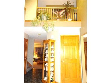Foyer. Beautiful immaculate ceramic foyer, dining 