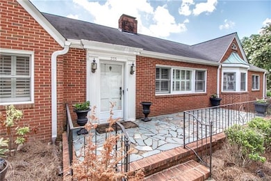 255 N Race St, Statesville, NC 28677 - photo 2