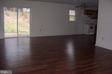 1258 Lakeview Dr, Cross Junction, VA 22625 - photo 7