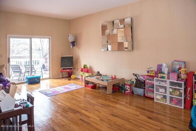 82 heritage Living Room 2