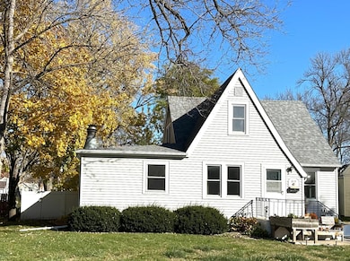 615 14th Ave N, Estherville, IA 51334 - photo 2