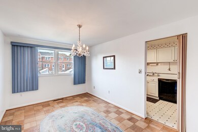 985 Regina Dr, Halethorpe, MD 21227 - photo 5