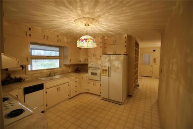 140 Thomas St, Manchester, TN 37355 - photo 7