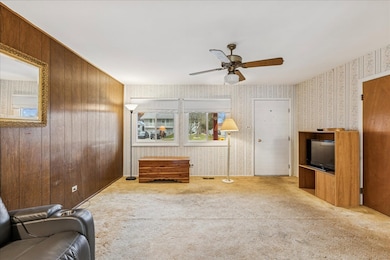 1420 Cooper Rd, Hoffman Estates, IL 60169 - photo 6