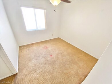 3209 Shallow Point Cir, Las Vegas, NV 89117 - photo 5