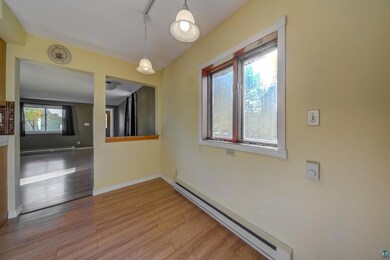 Enjoy the bright and roomy kitchen!