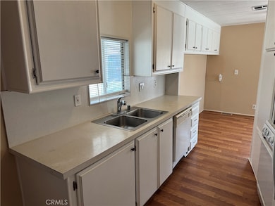 2205 W Acacia Ave unit 194, Hemet, CA 92545 - photo 3