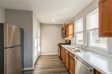 514 W 17th St, Davenport, IA 52803 - photo 5