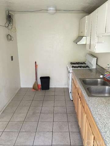 Kitchen with stove included