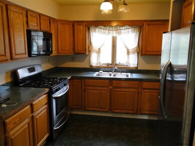 12 Birch Ln, Rensselaer, NY 12144 - photo 7